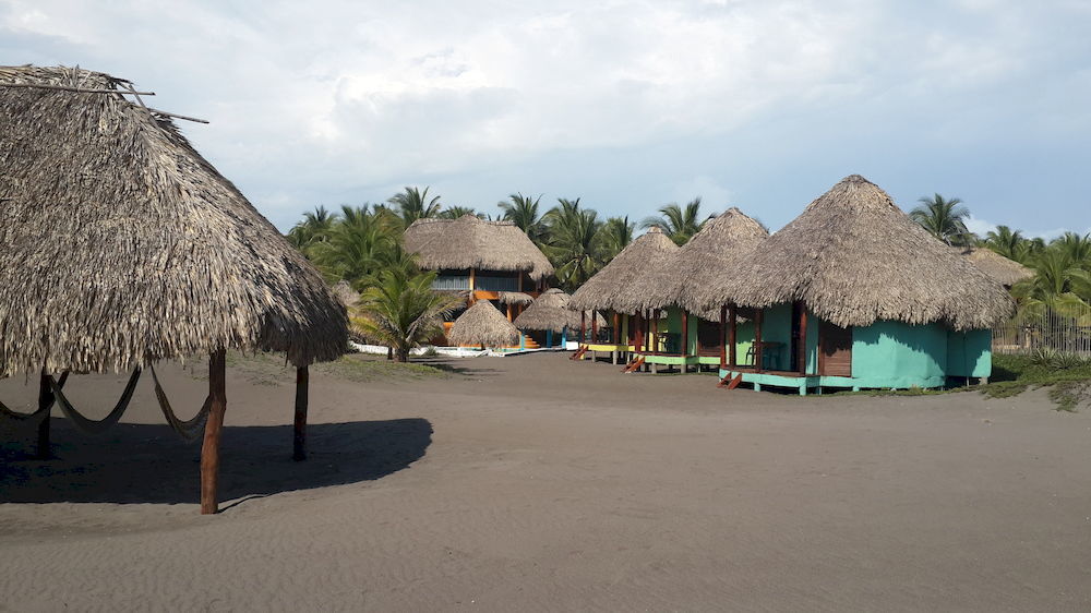 Eco-Hotel Playa Quilombo Лас-Лисас Экстерьер фото