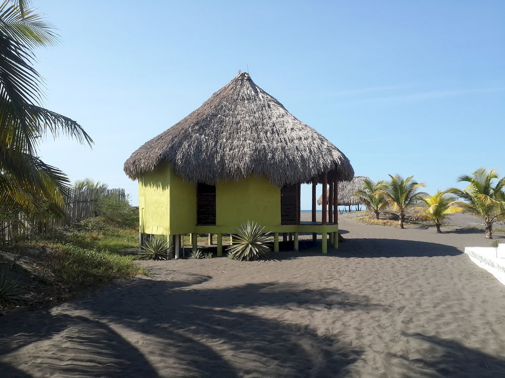 Eco-Hotel Playa Quilombo Лас-Лисас Экстерьер фото