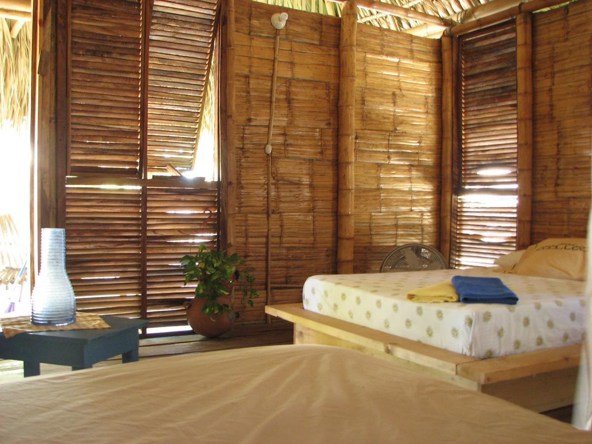 Eco-Hotel Playa Quilombo Лас-Лисас Экстерьер фото