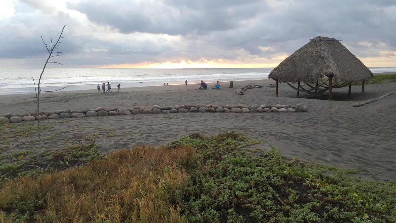 Eco-Hotel Playa Quilombo Лас-Лисас Экстерьер фото