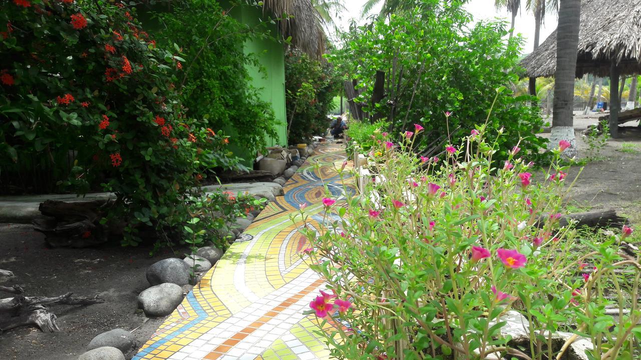 Eco-Hotel Playa Quilombo Лас-Лисас Экстерьер фото